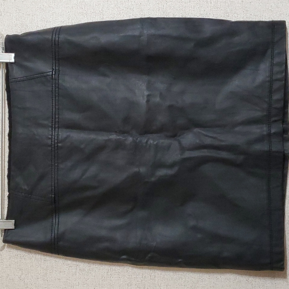 NEW YORK & COMPANY Pencil Leather Skirt 10 black